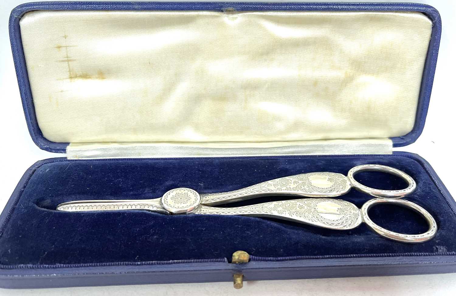 A pair of late Victorian grape scissors with bright cut decoration to the front around two vacant - Image 2 of 5