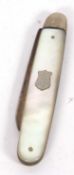 Edward VII silver bladed fruit knife with mother of pearl handle, date Sheffield 1906, makers mark