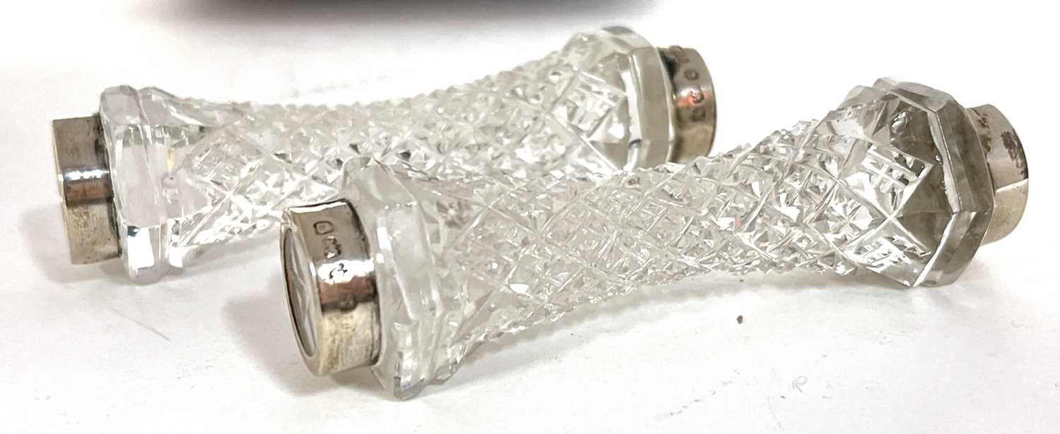 A pair of Edwardian cut glass knife rests with silver collars at each end, hallmarked for Birmingham - Image 4 of 6