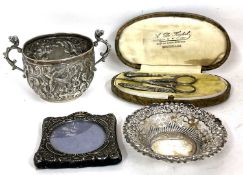 Mixed lot to include a Victorian twin handled embossed bowl, London 1890, makers mark for Wakely &
