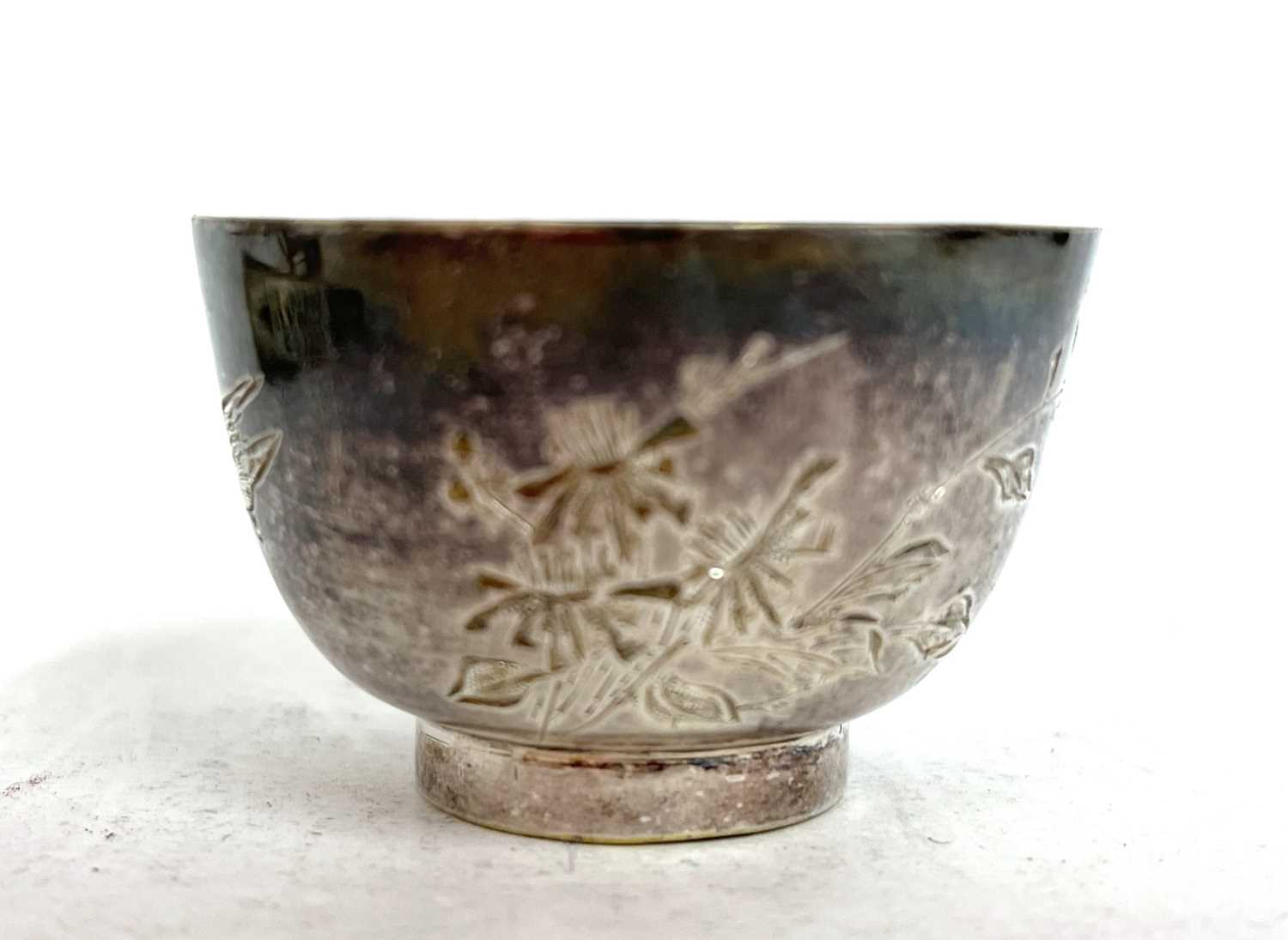 Mixed lot to include Chinese finger guard marked WH.90, a small Chinese white metal bowl engraved - Image 2 of 10
