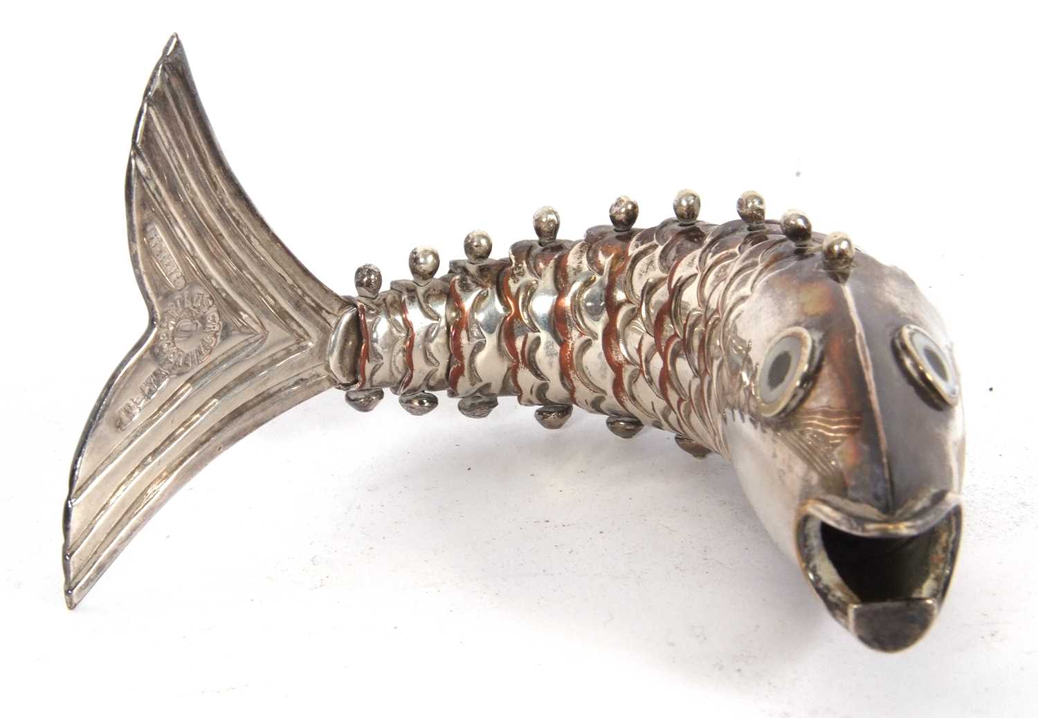 Foreign silver plated model of a fish with articulated sectionalised body, 18cm long - Image 5 of 7