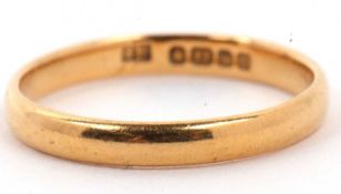 22ct gold wedding ring of plain polished form, hallmarked for Birmingham 1931, g/w 2.2 gms, size M