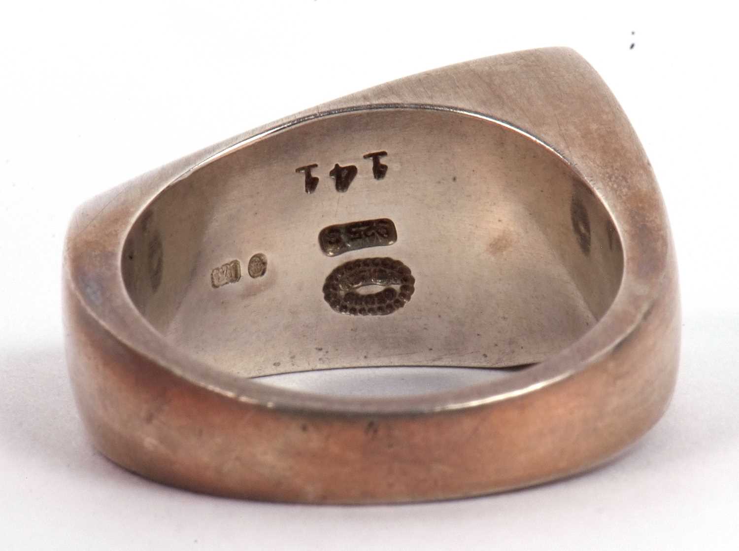 Georg Jensen sterling "Plaza" ring 141, designed by Henning Coppel for Georg Jensen, stamped 925s, - Image 4 of 7