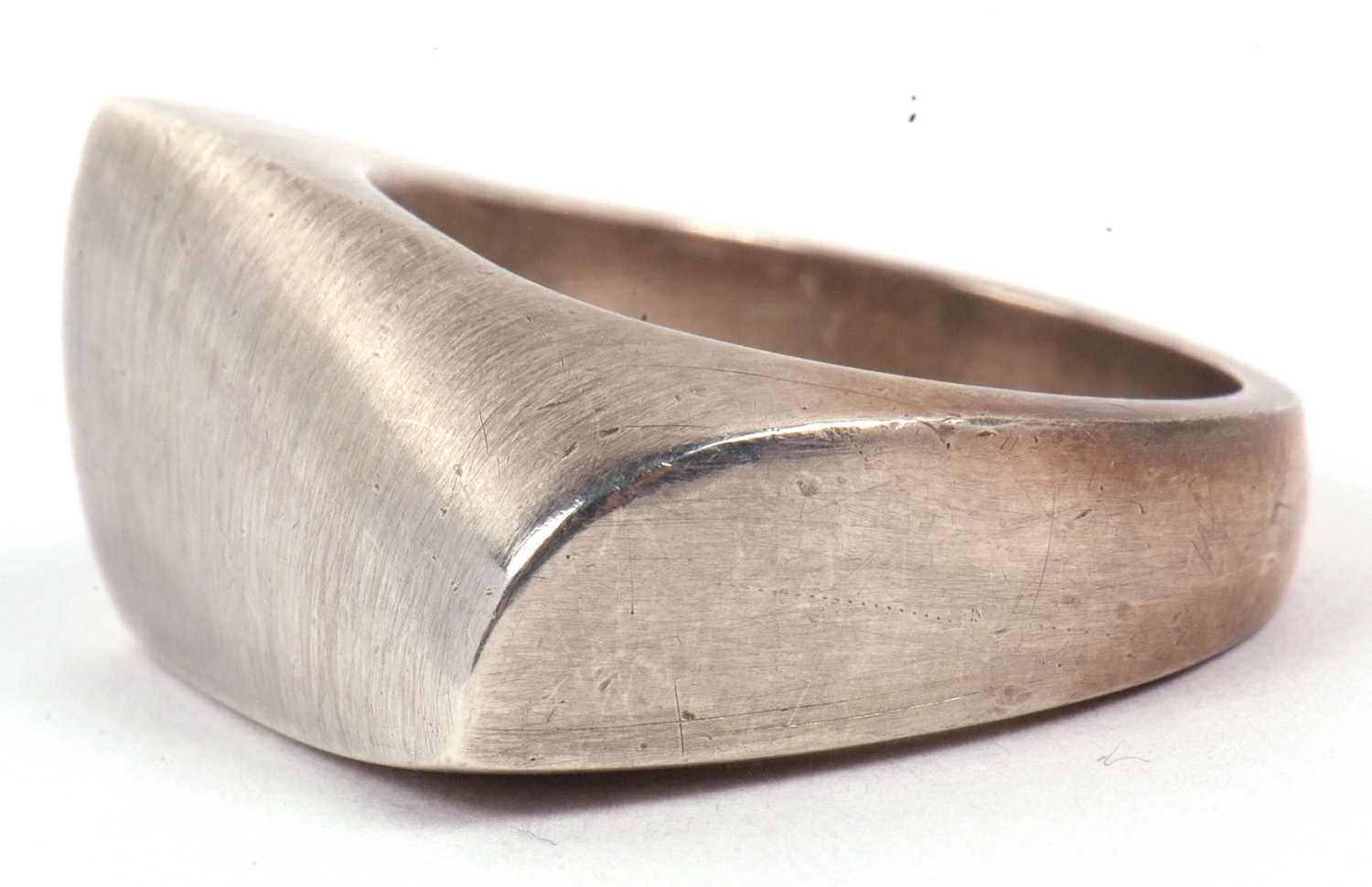 Georg Jensen sterling "Plaza" ring 141, designed by Henning Coppel for Georg Jensen, stamped 925s, - Image 2 of 7