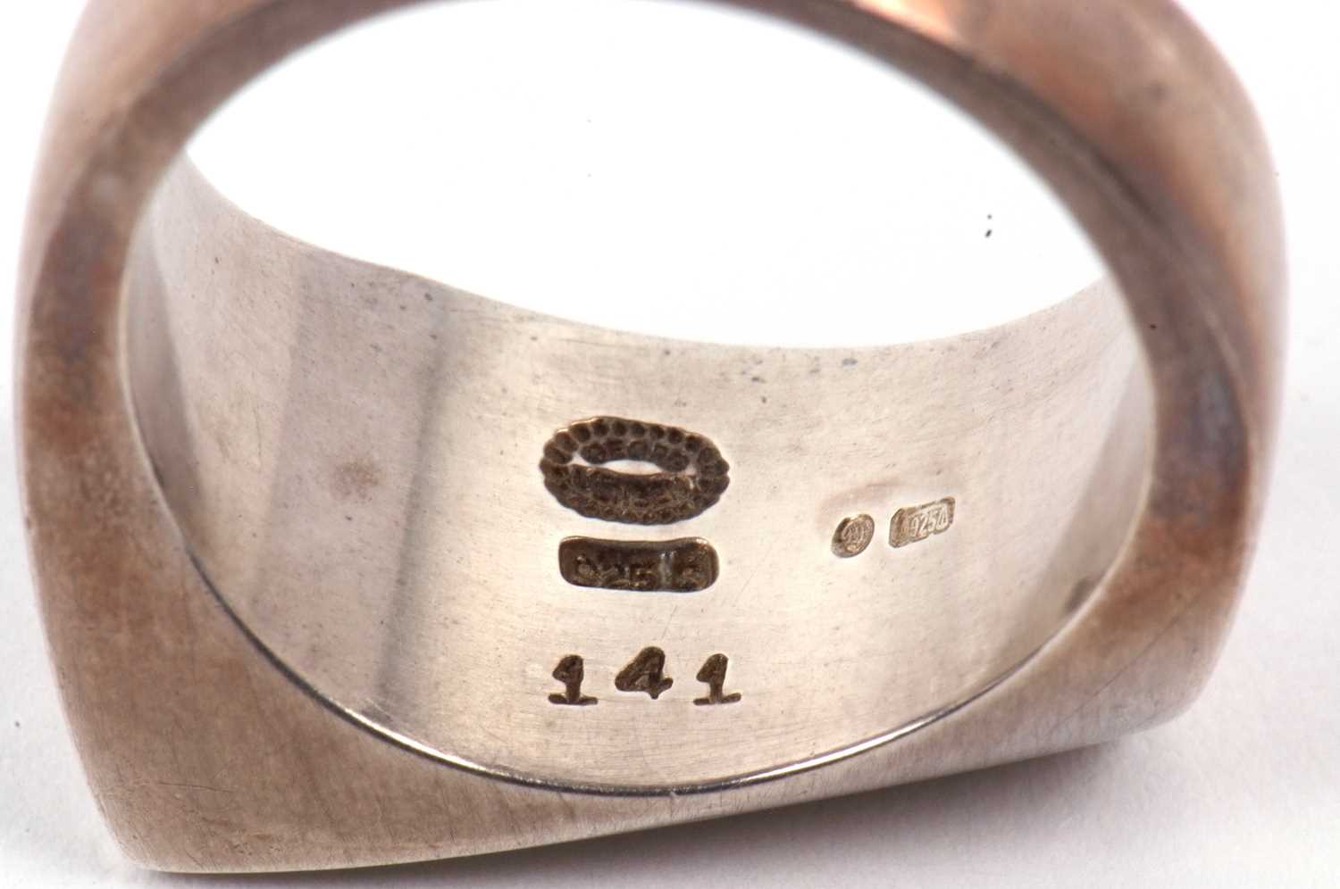 Georg Jensen sterling "Plaza" ring 141, designed by Henning Coppel for Georg Jensen, stamped 925s, - Image 6 of 7