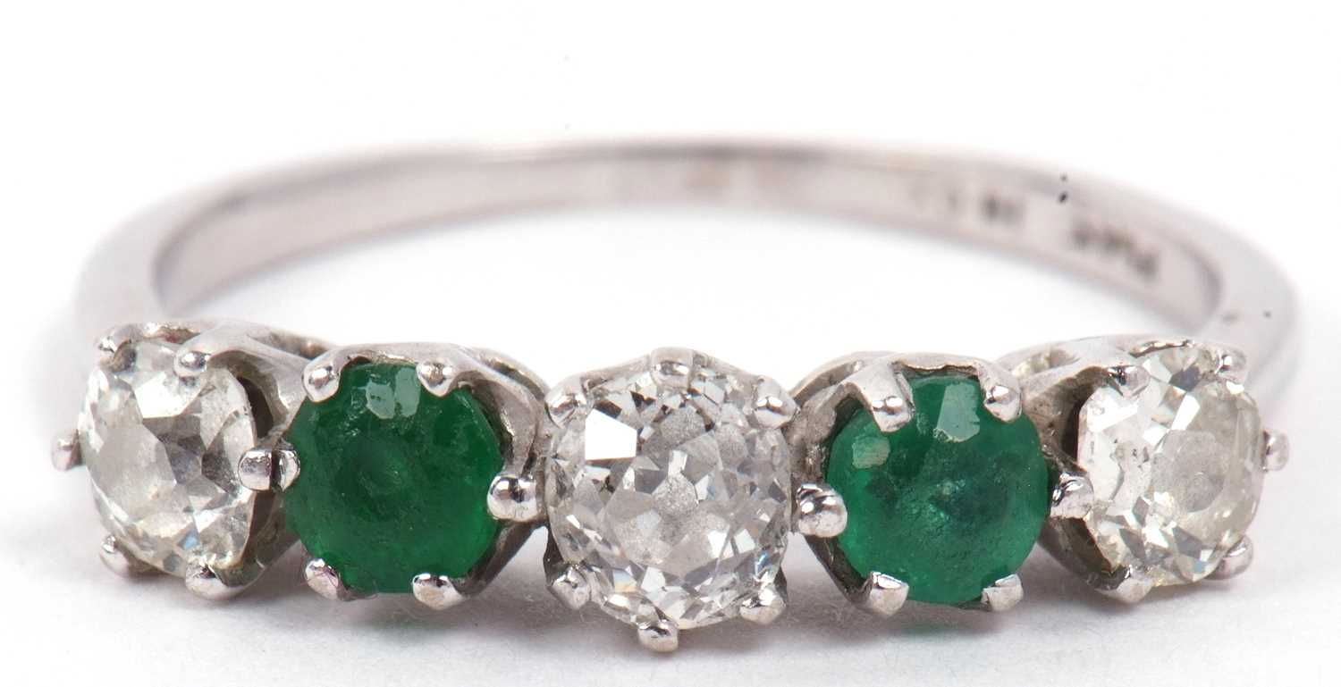 A diamond and emerald five stone ring featuring three graduated old cut diamonds, 0.65ct approx - Image 4 of 11