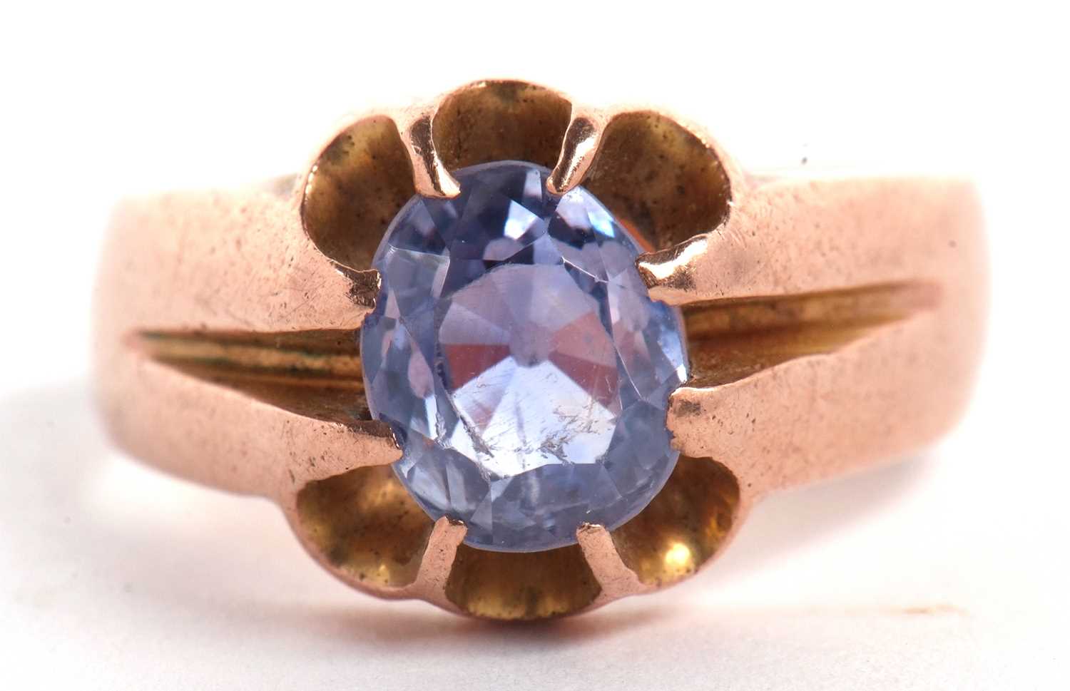 A gentleman's 18ct pale blue sapphire ring, the oval old cut sapphire, approx. 8.8 x 7.5 x 7.2mm, - Image 2 of 8