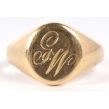An 18ct signet ring, initialled GW, stamped 750, Birmingham 1981, size I, 6.0g