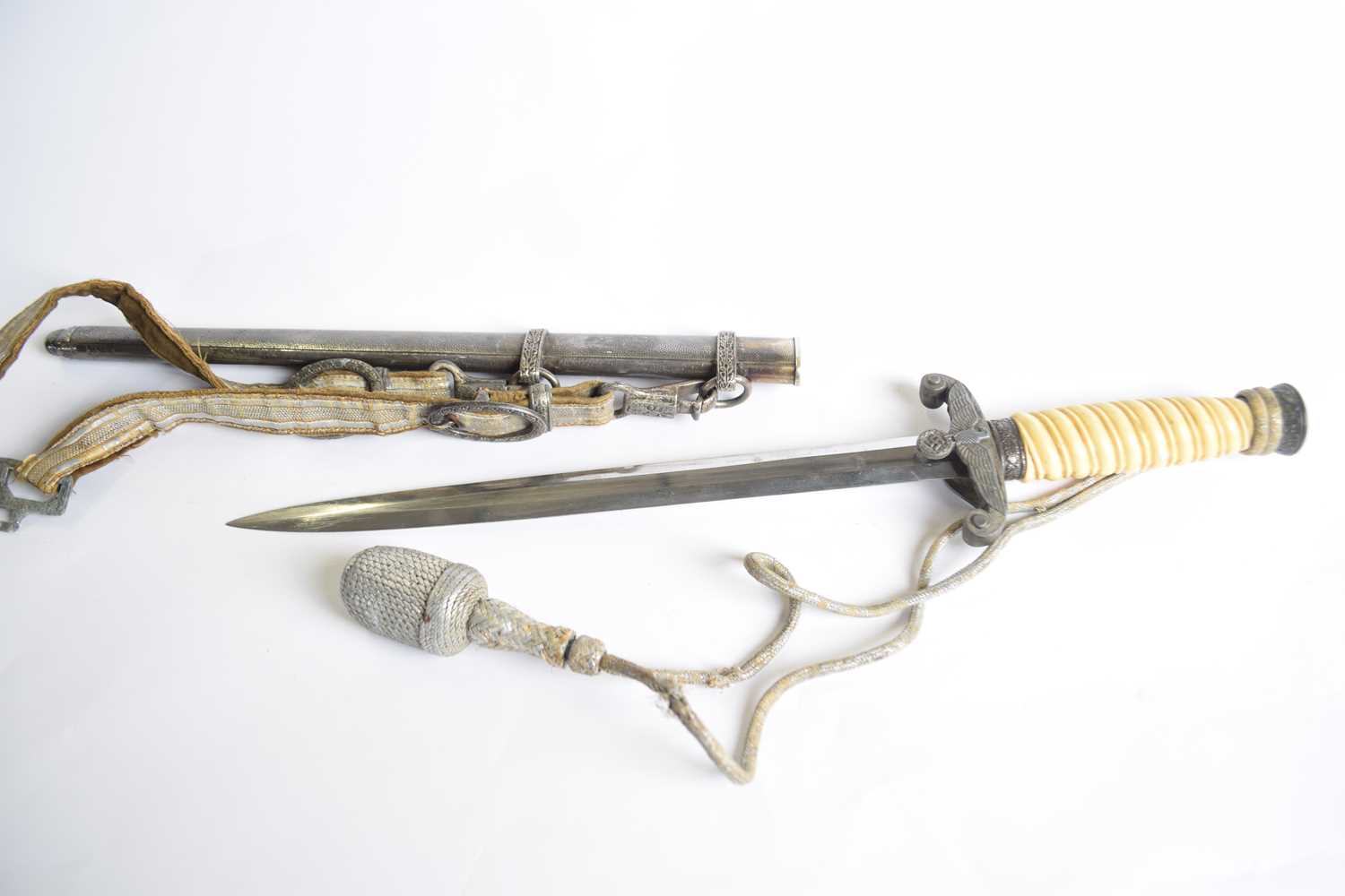 WWII German Officers dress dagger by E & F Horster, Solingen, cream celluloid grip, the cross - Image 3 of 3