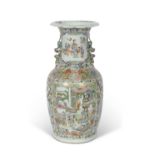 Mid 19th Century Chinese porcelain vase probably Daogouang period, the vase finely decorated with