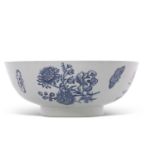 Lowestoft porcelain bowl with the exterior with Worcester style prints of flowers and roses, the