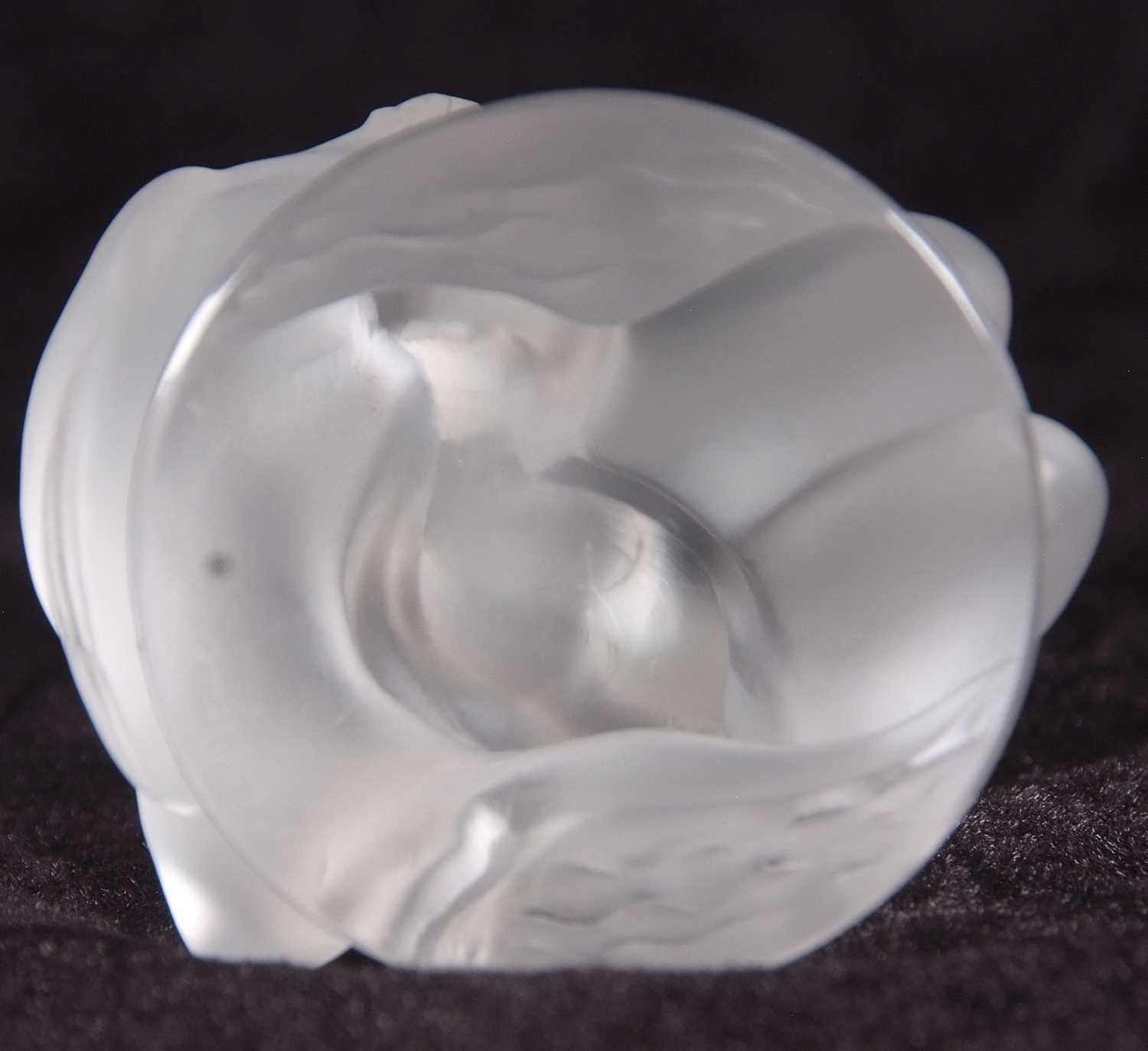 Lalique model of Leda and a swan in clear and frosted glass with etched mark to base, 11cm high - Image 6 of 6