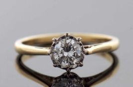 18ct illusion set single stone diamond ring, the round brilliant cut diamond, estimated approx. 0.