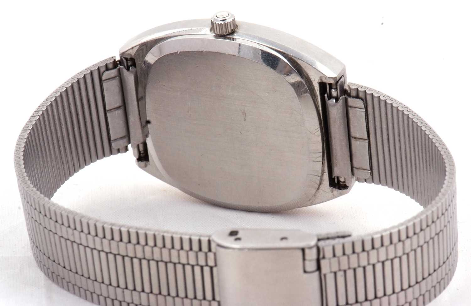 An Omega De Ville quartz wristwatch, the watch has a stainless steel case and bracelet, the dial has - Image 5 of 6