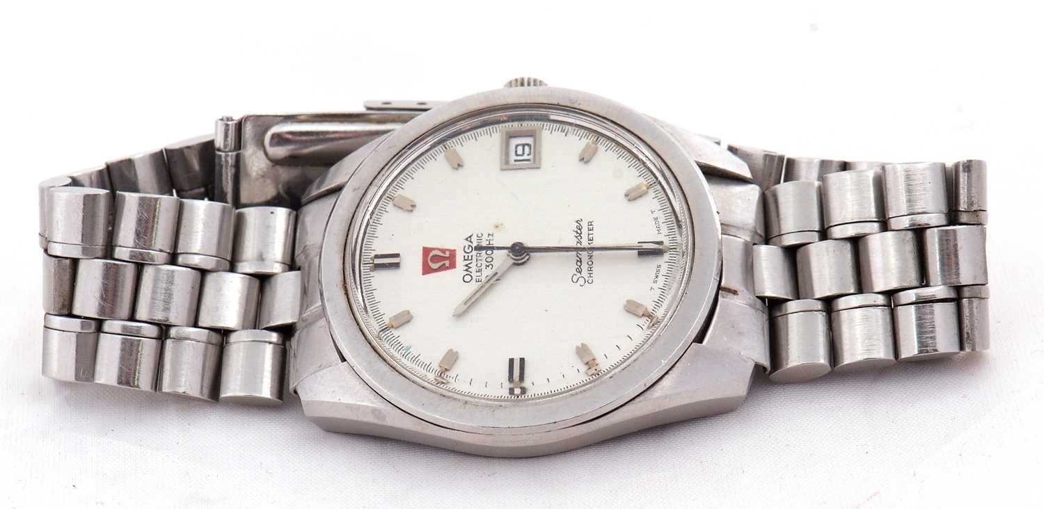 An Omega Seamaster electronic F300HZ, the watch has a stainless steel case and original stainless - Image 3 of 6