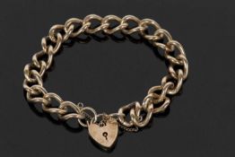 9ct curblink bracelet, with heart padlock clasp hallmarked London 1995, 19cm long, 35.5g, cased