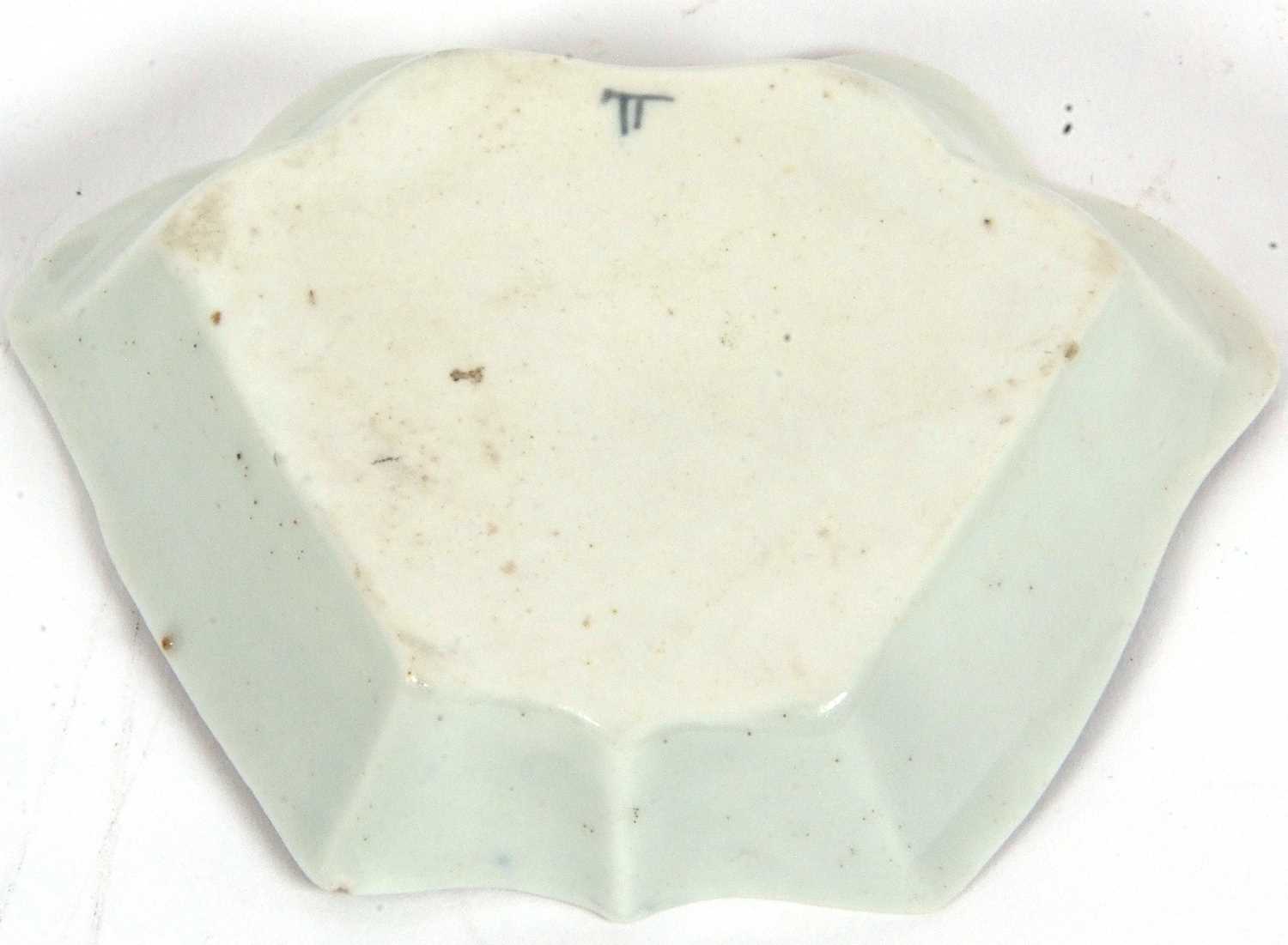 A Worcester porcelain hors d'oeuvres dish decorated with a design of willow tree and bird within - Image 4 of 4