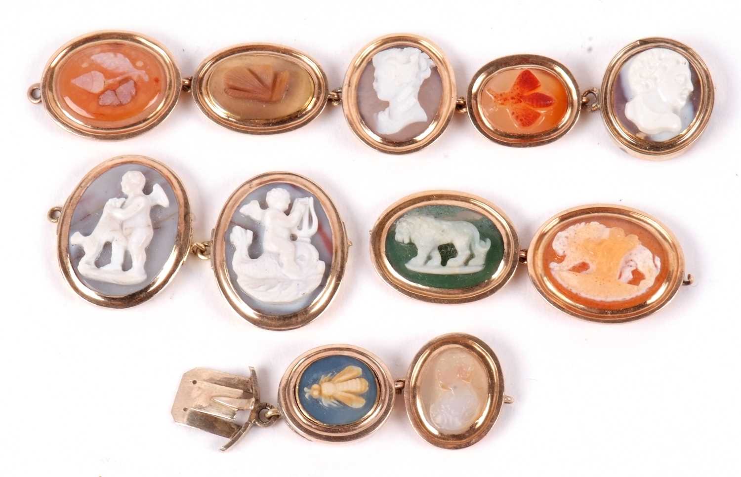 A hardstone cameo bracelet, set with oval hardstones carved with cherubs, animals, insects, portrait - Image 10 of 27