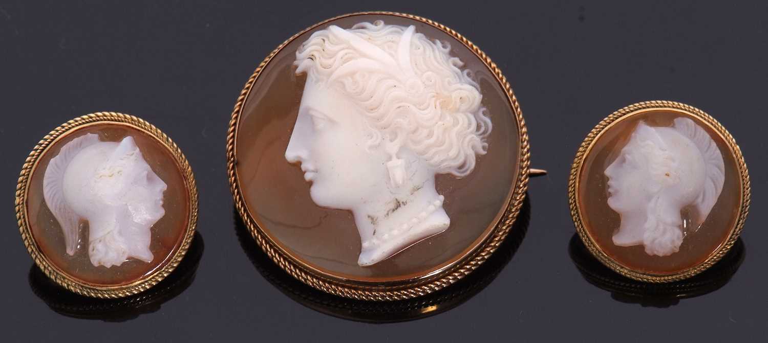 A hardstone carved cameo and earrings, the round hardstone cameo of a lady, with delicately curled - Image 2 of 10