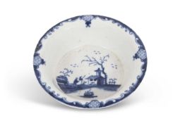 A Worcester porcelain patty pan decorated in underglaze blue with the speared bird pattern, 12cm