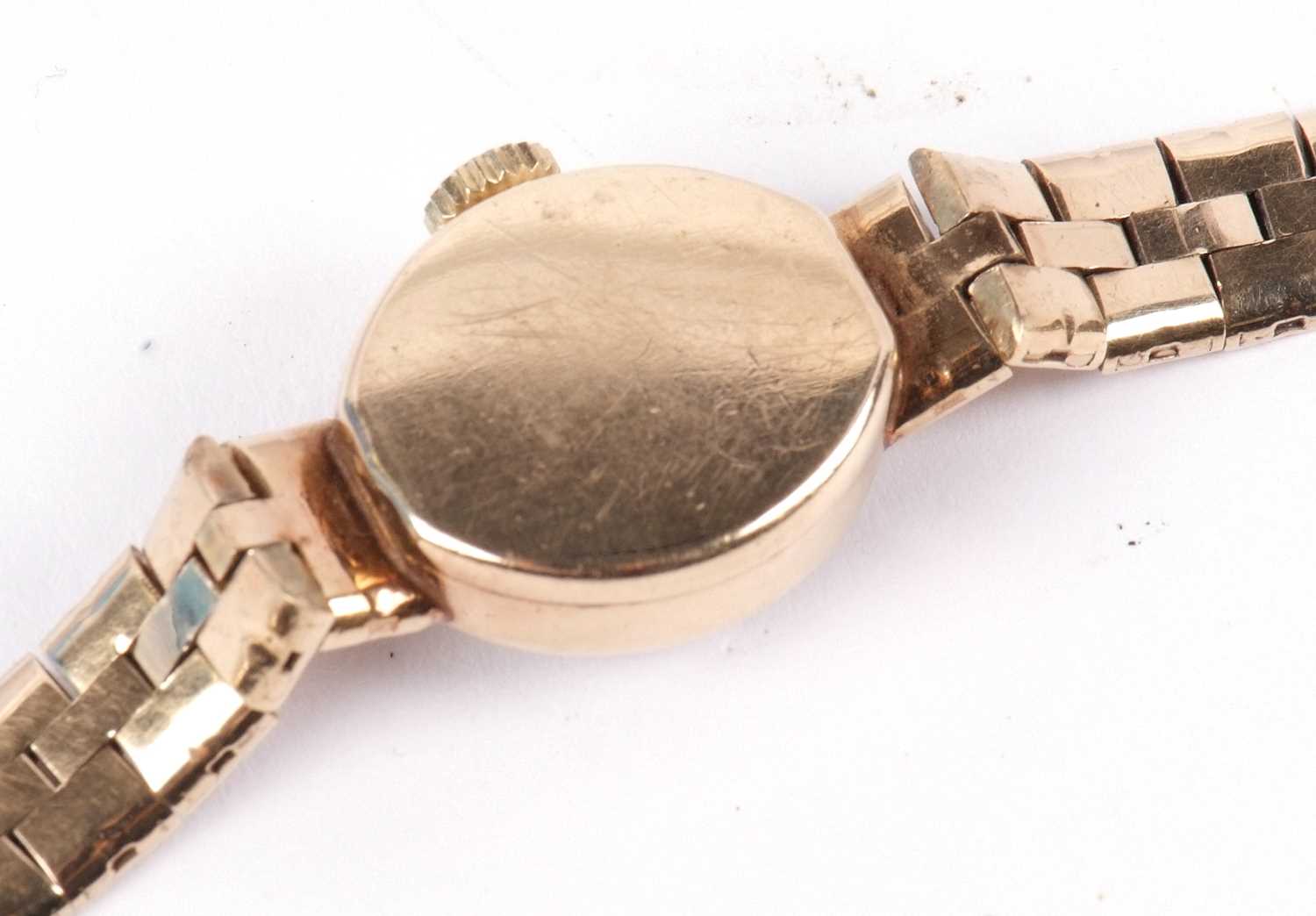 A 9ct gold ladies Accurist wristwatch, the watch has a 21 jewel manually crown wound movement, 375 - Image 4 of 6