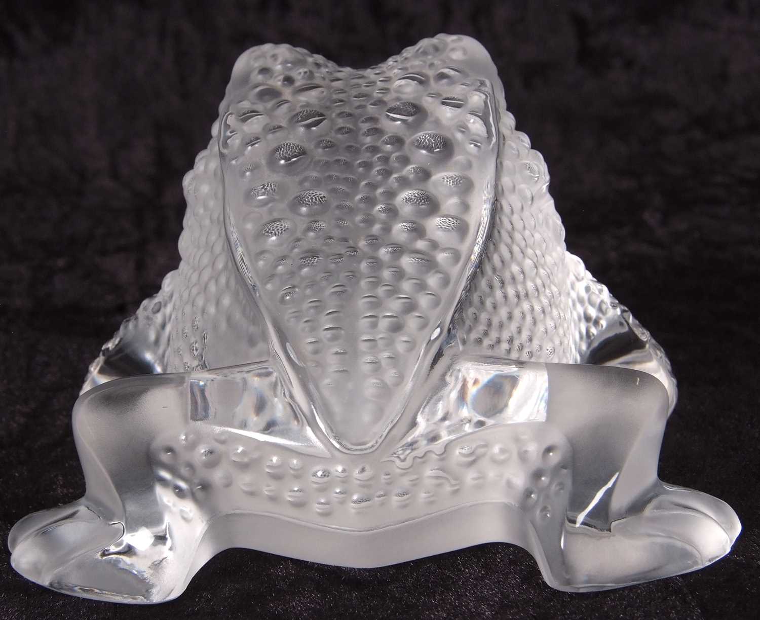 A Modern Lalique model of a frog - Image 4 of 7