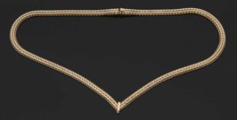 A 9ct herringbone style necklace, the 5mm wide herringbone style chain, set in a V-shape with bar to