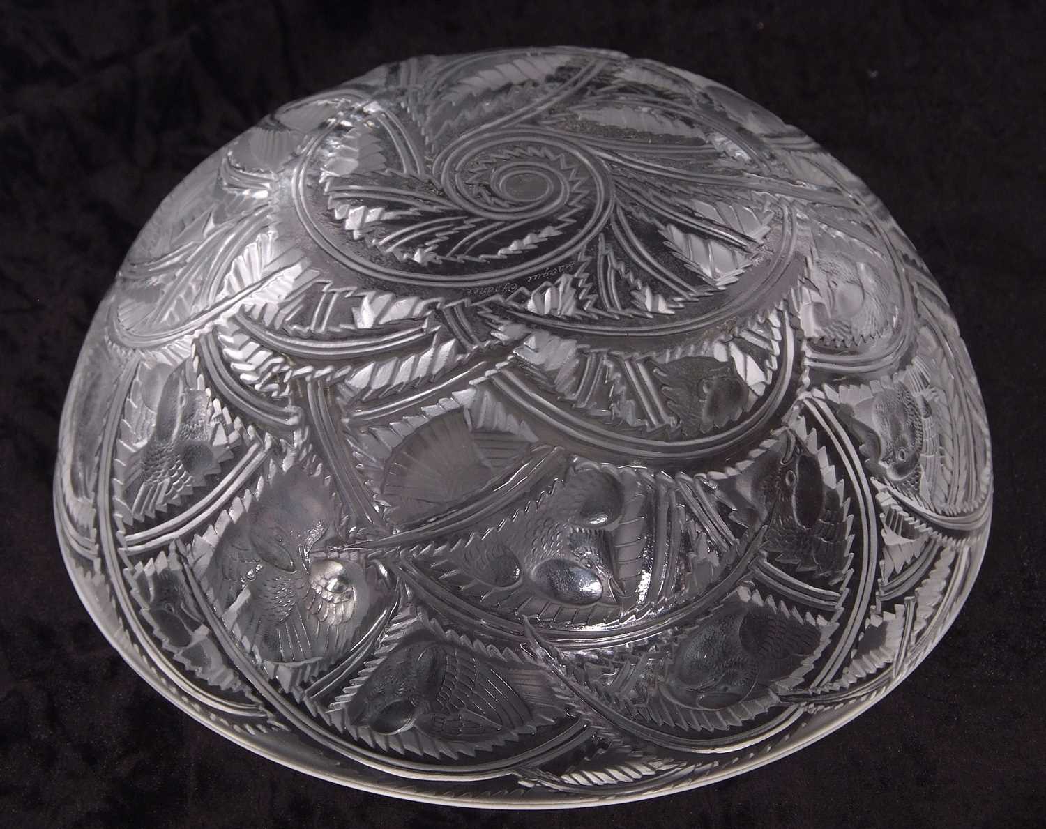 A post war Lalique dish in the Pinsons pattern with engraved mark to base 24cms diameter good - Image 3 of 6