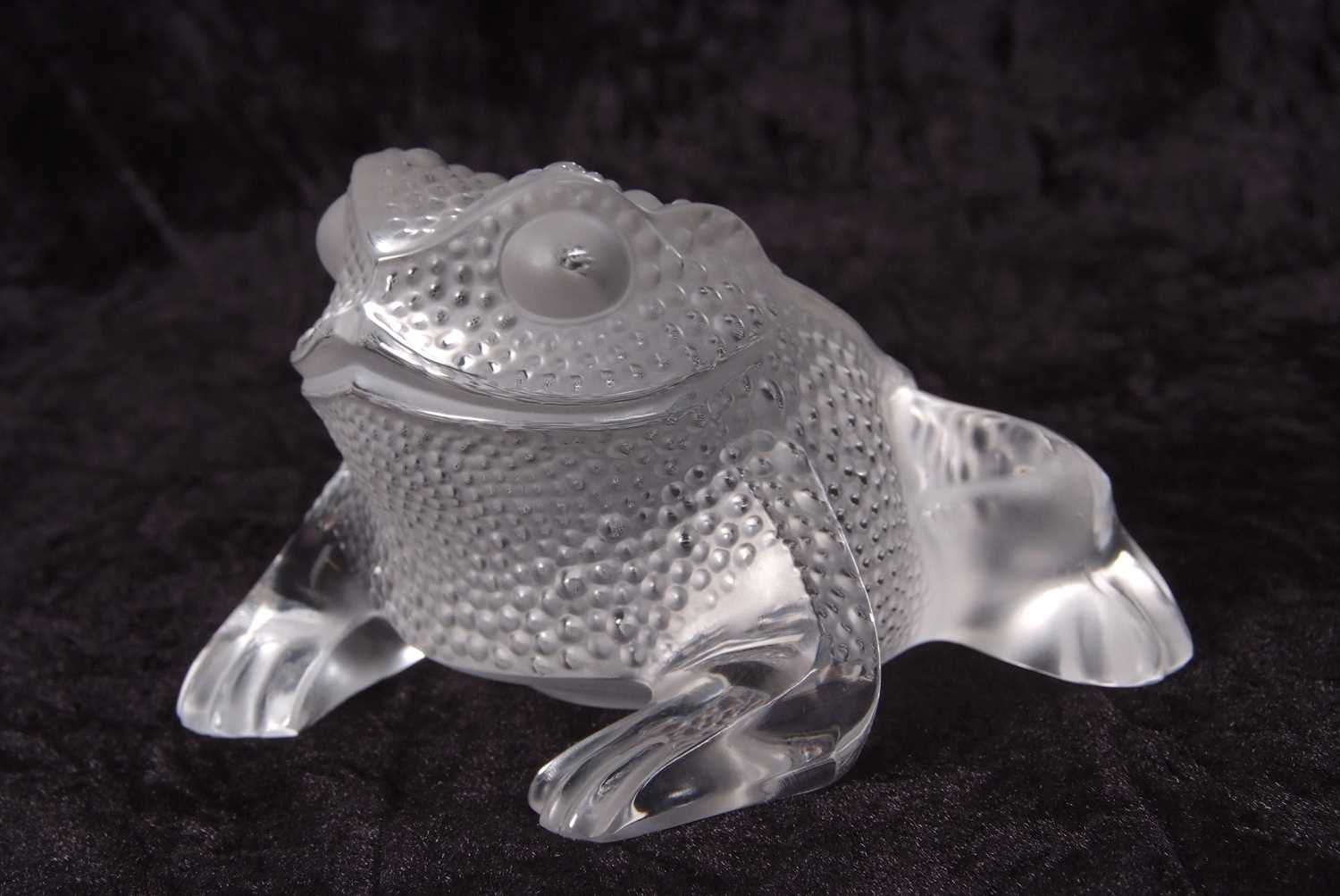 A Modern Lalique model of a frog - Image 2 of 7