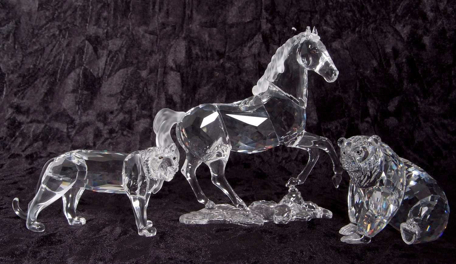 A Swarovski model of a prancing horse on shaped base together with a model of a bear and a tiger, - Image 4 of 9