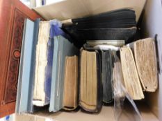 Box - Assorted photo albums and scrap albums