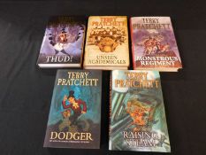 Terry PRATCHETT, five various DIscworld novels, see photograph.