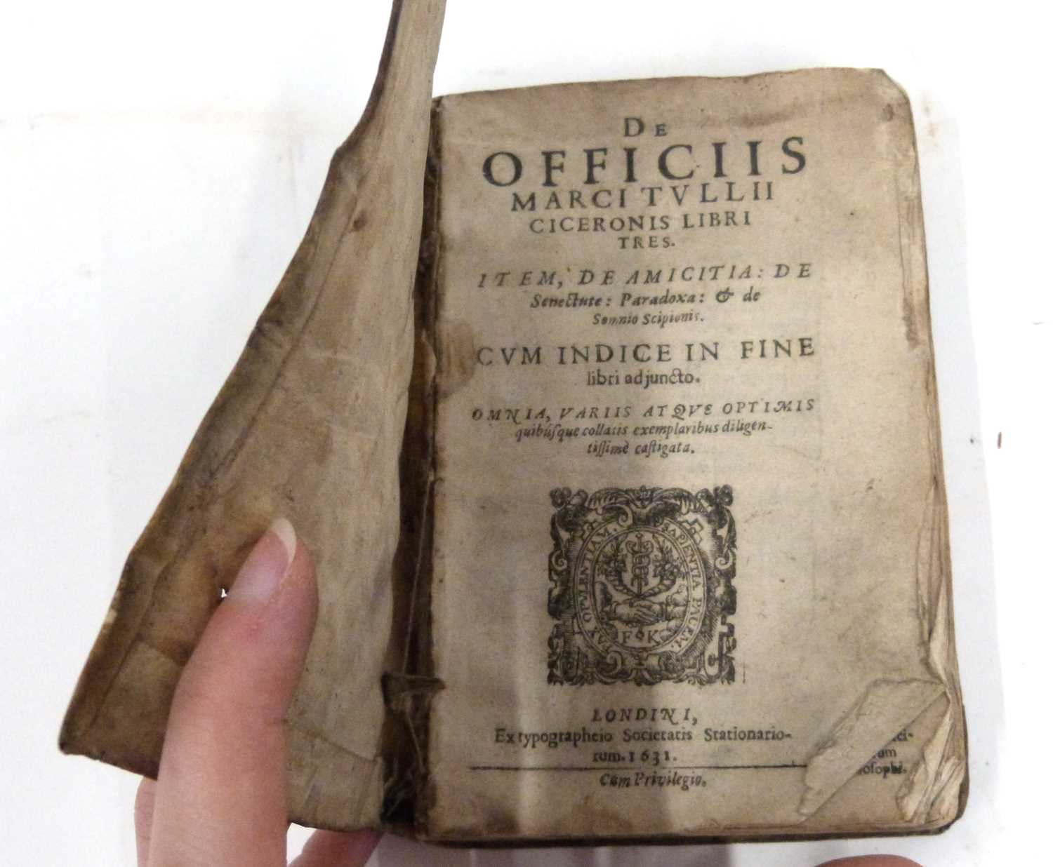 De Officiis Marci Tullii Ciceronis Tres Item De Amicitia: London 1631