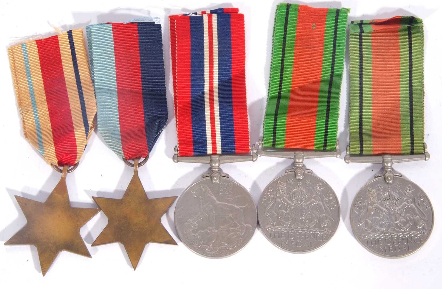 Quantity of unmounted WWII medals to include: 1939-45 star, African star with 8th Army clasp, 2 - Image 2 of 2