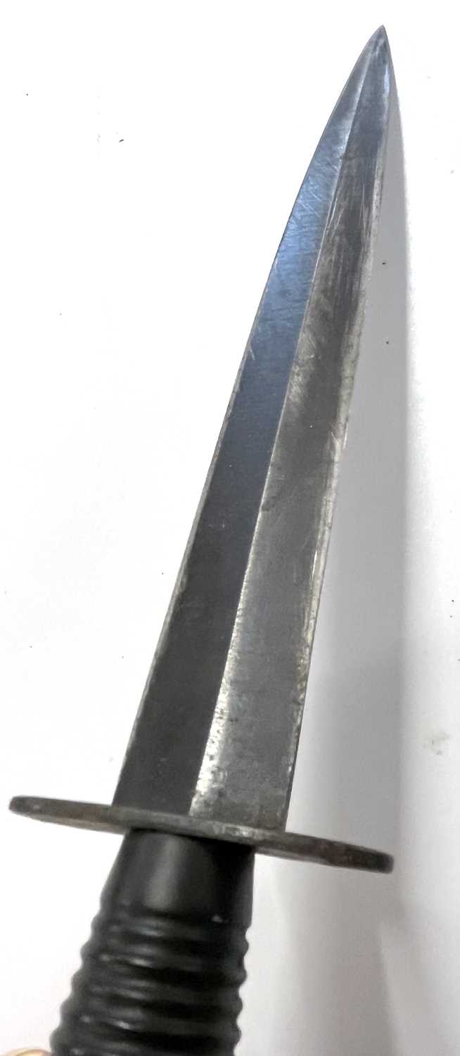 Reproduction Fairburn & Sykes commando fighting knife stamped William Rogers, Sheffield, England - Image 5 of 6