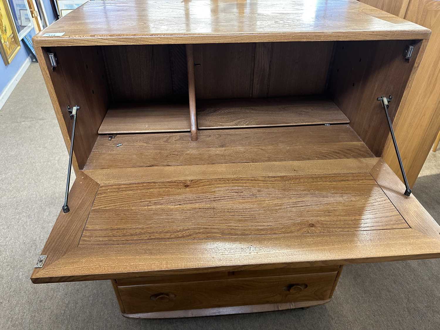 Ercol light elm bureau cabinet with drop down front over a drawer and cupboard base - Image 6 of 6