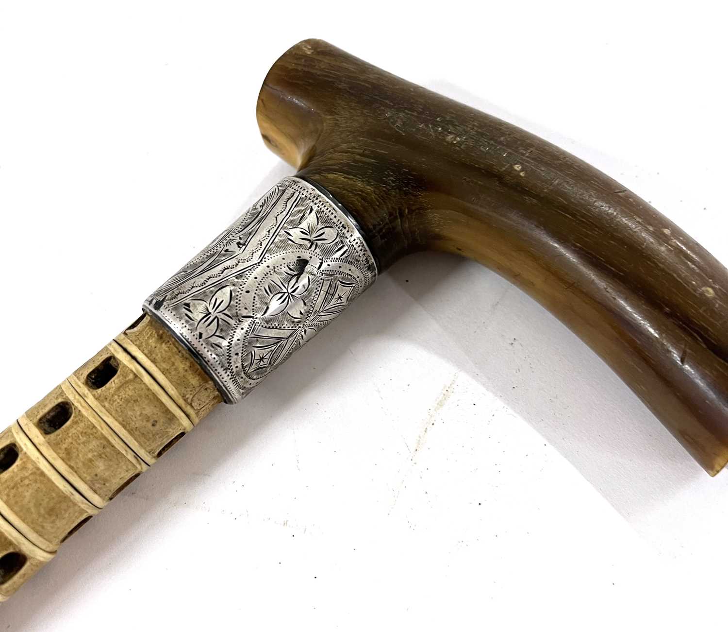 Early 20th Century shark vertebrae walking stick with horn handle and silver band, hallmarked - Image 3 of 9