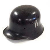 M1917 First World War Imperial German Stahlhelm steel helmet of leather lining and steel band, shell