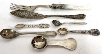 Group to include a silver butter knife, a silver and mother of pearl preserve fork, four 925 small