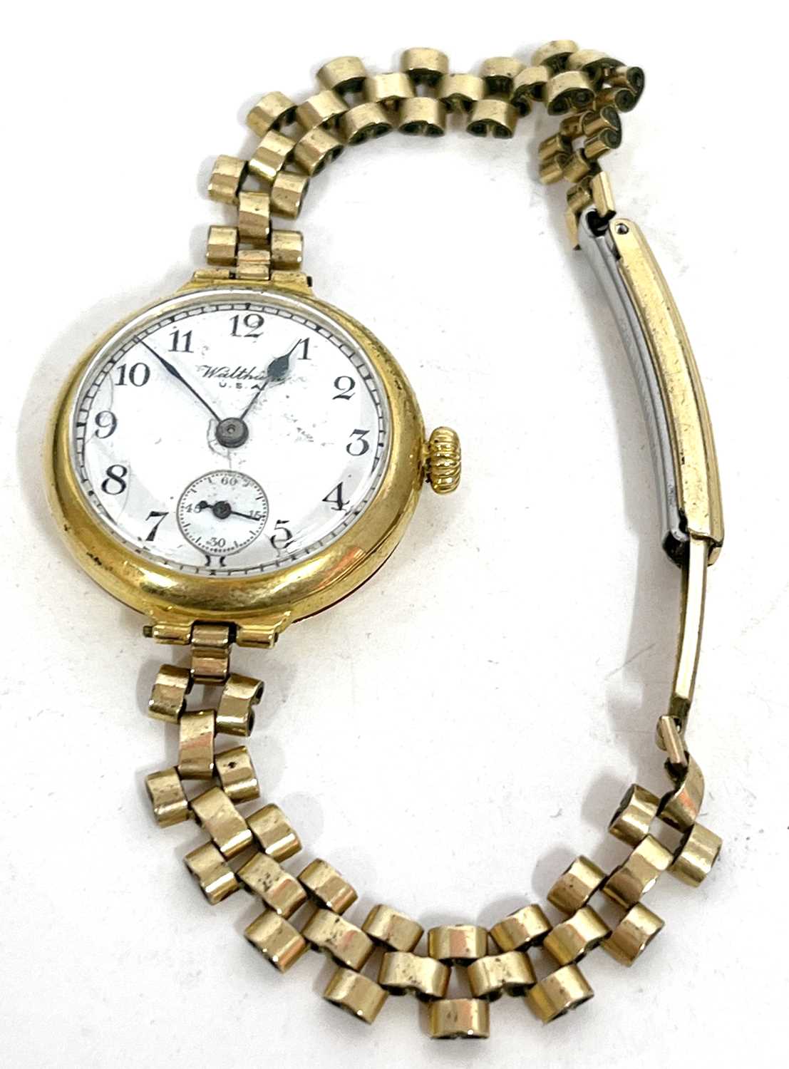 A Waltham ladies 18ct gold wristwatch, hallmark for 18ct gold can be found inside the case back, the