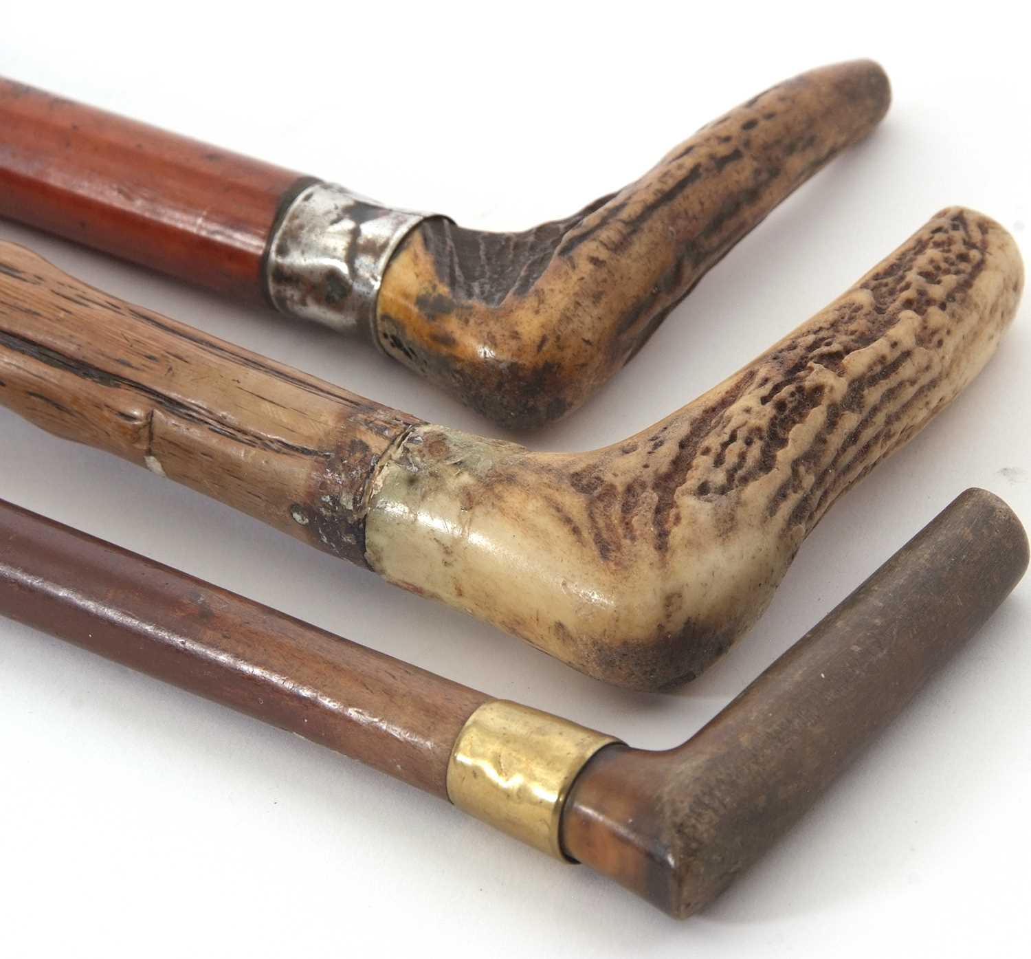 Three vintage walking sticks, two stag horn handled examples and one other (a/f) (3) - Image 5 of 5