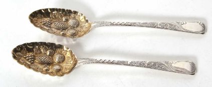 A pair of Georgian silver berry spoons, London 1827, makers mark for William Bateman II, 22cm