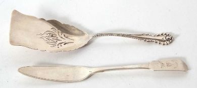 Mixed Lot: A Victorian fiddle pattern pie/cake server with a trowel blade, the handle engraved