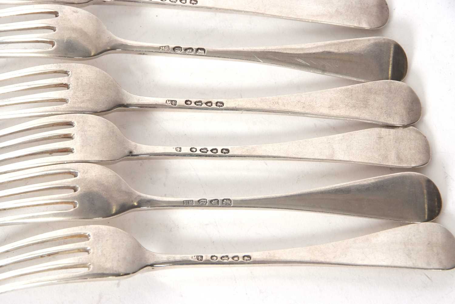 A group of six silver Victorian dessert spoons, four for London 1884 and two for London 1892, g/w - Image 3 of 3