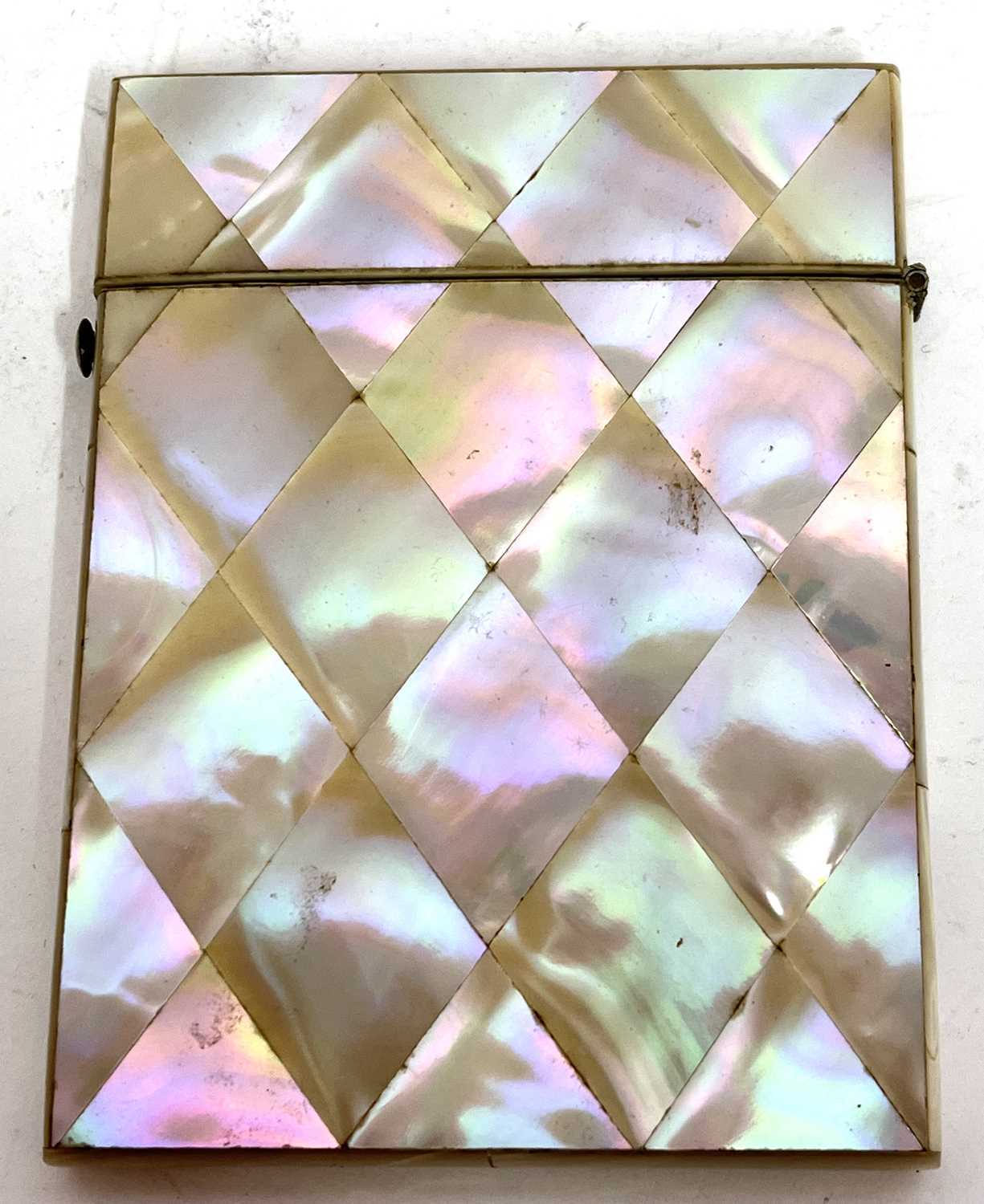 An antique mother of pearl flip top card case, 10 x 7.5cm - Image 3 of 4