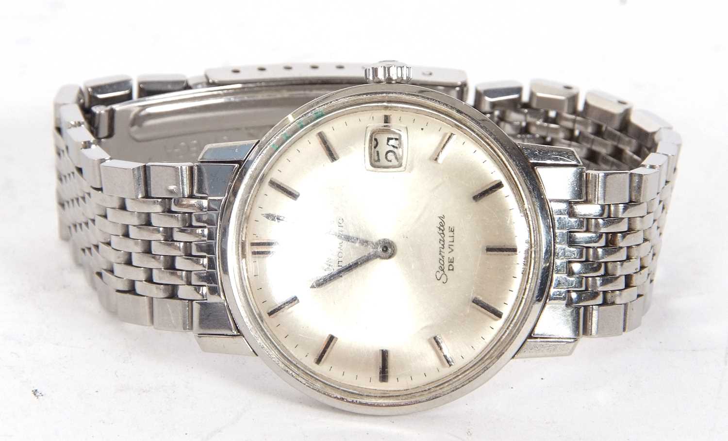 A vintage Omega Geneve Seamaster Deville, it has an automatic movement, the watch has a stainless