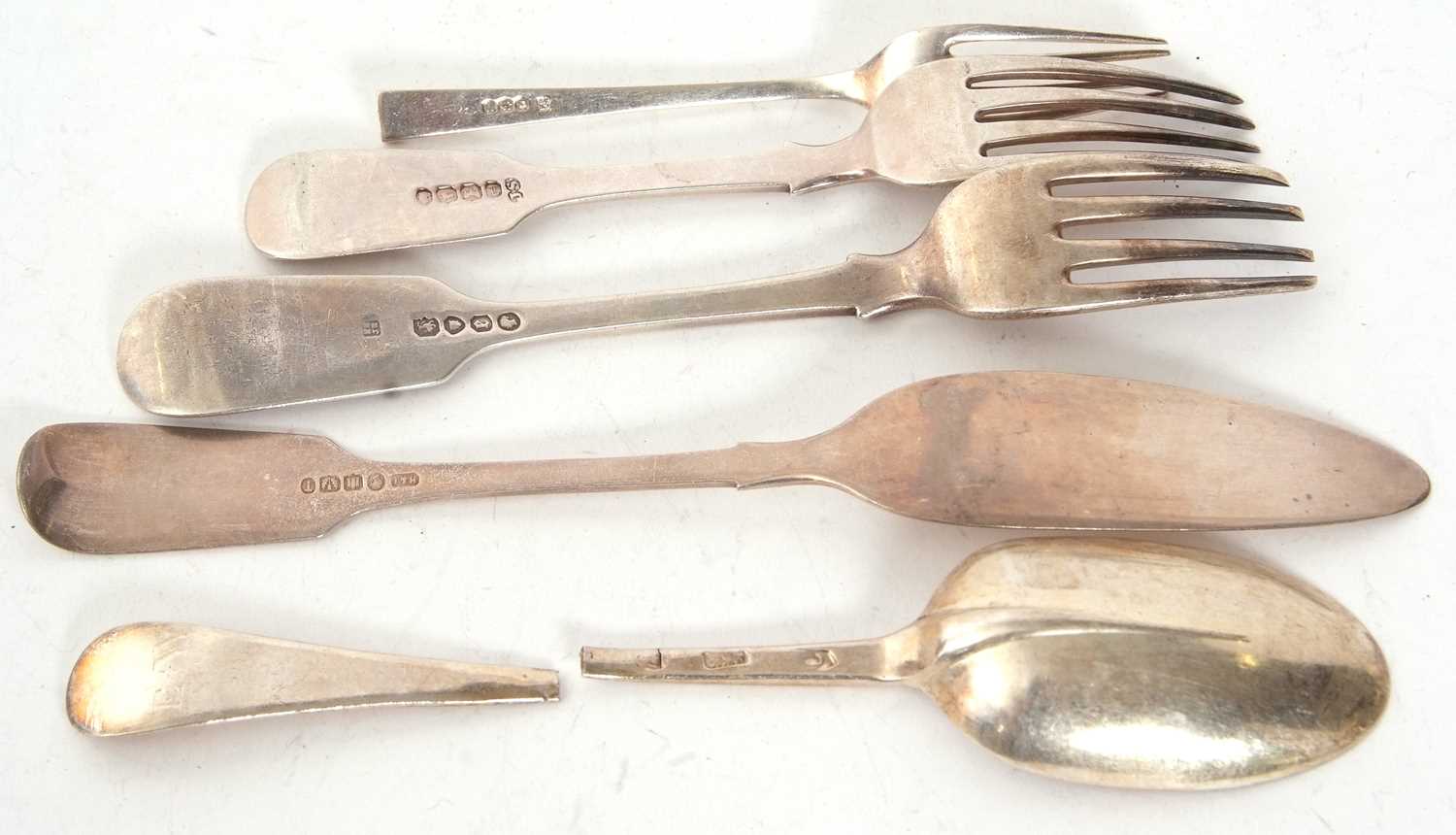 Mixed lot of silver flat ware to include two Victorian fiddle pattern dessert forks, Scottish - Image 2 of 2