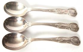 Three Edward VII silver Kings pattern soup spoons, Sheffield 1909, makers mark Walker & Hall, 190gms