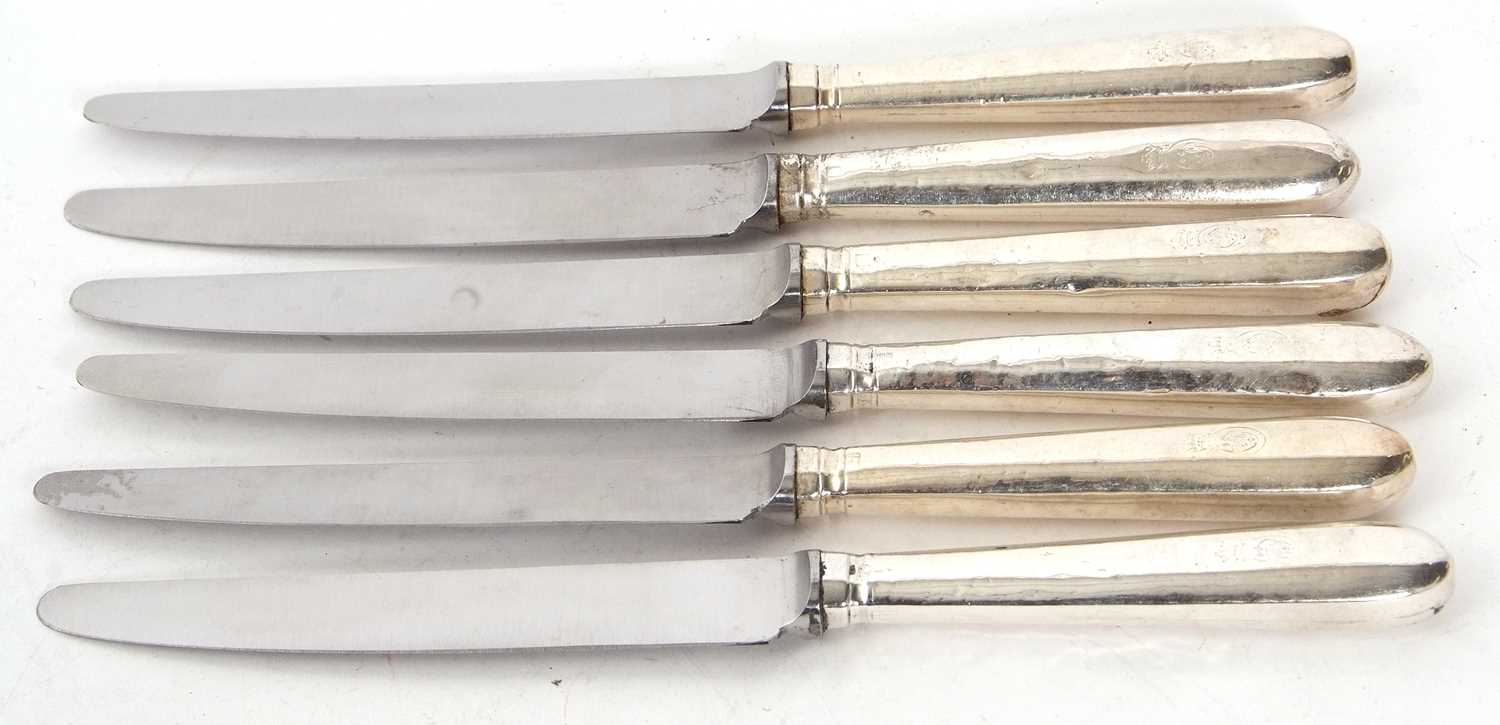 Six silver handled table knives, makers mark rubbed, London assay, makers mark showing as William - Image 2 of 4